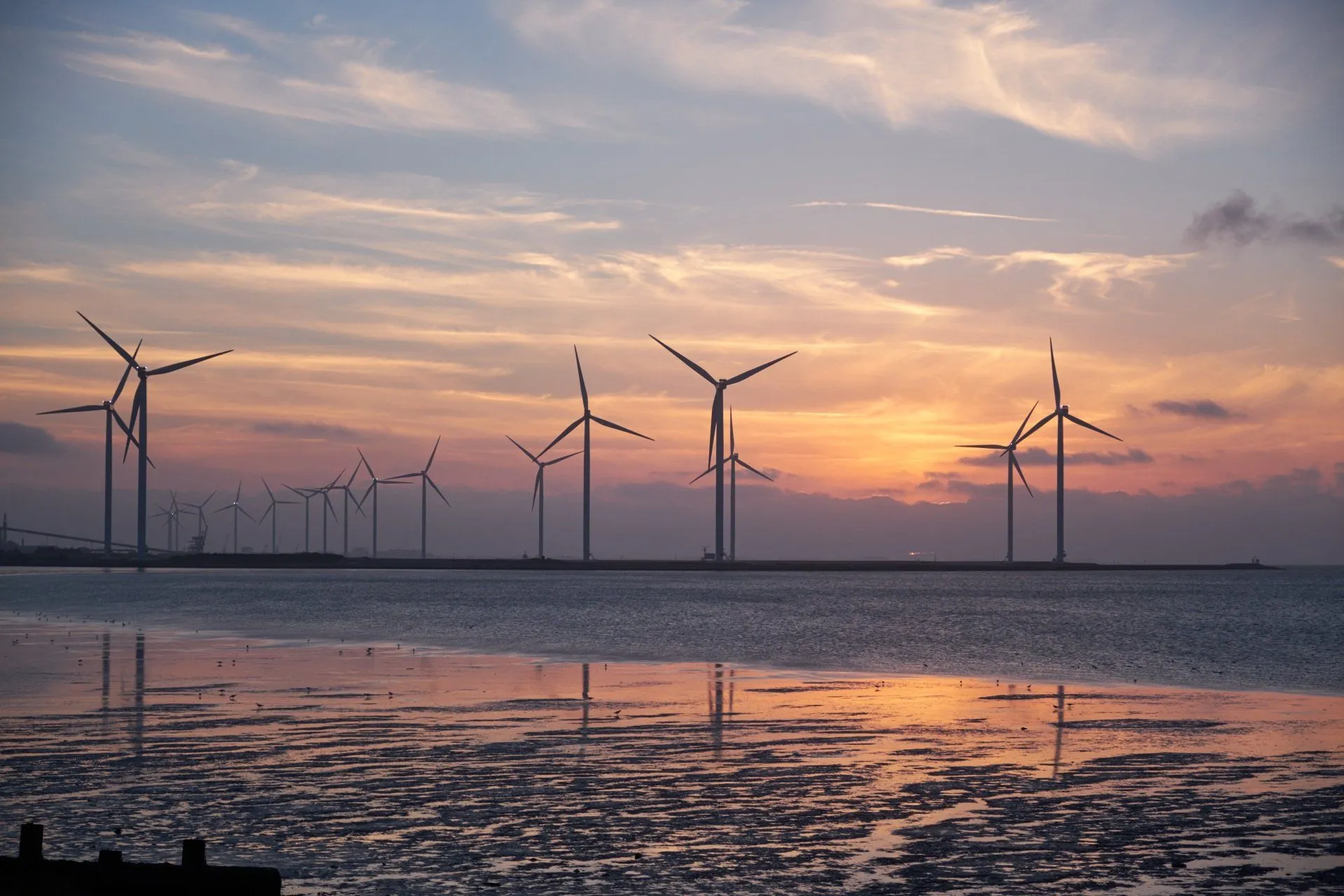 Renewable energy sourcing via corporate power purchase agreements